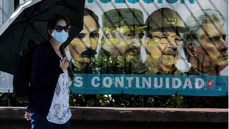 Propaganda castrista en una calle de Cuba.