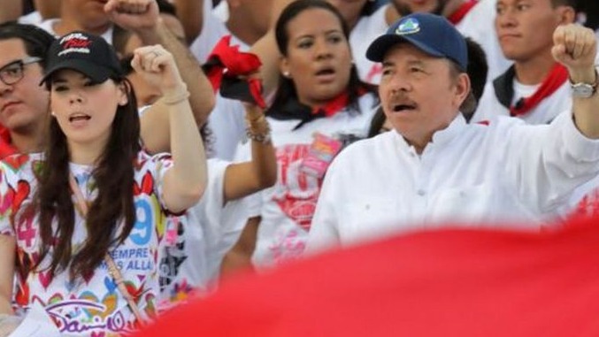 Daniel Ortega y su hija Camila Ortega.