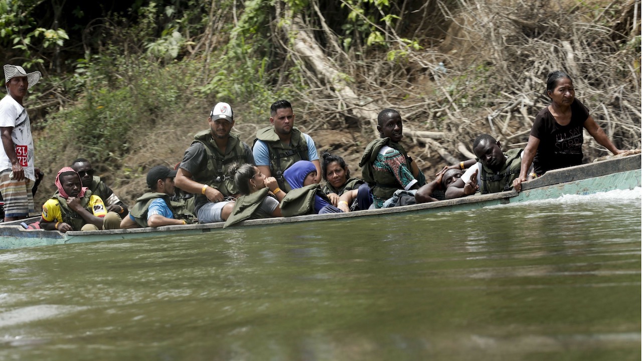 Migrantes en la selva del Darién.