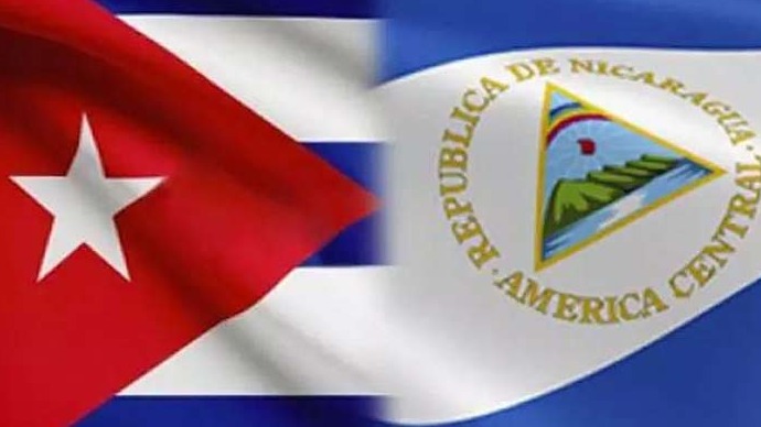 Banderas de Cuba y Nicaragua.