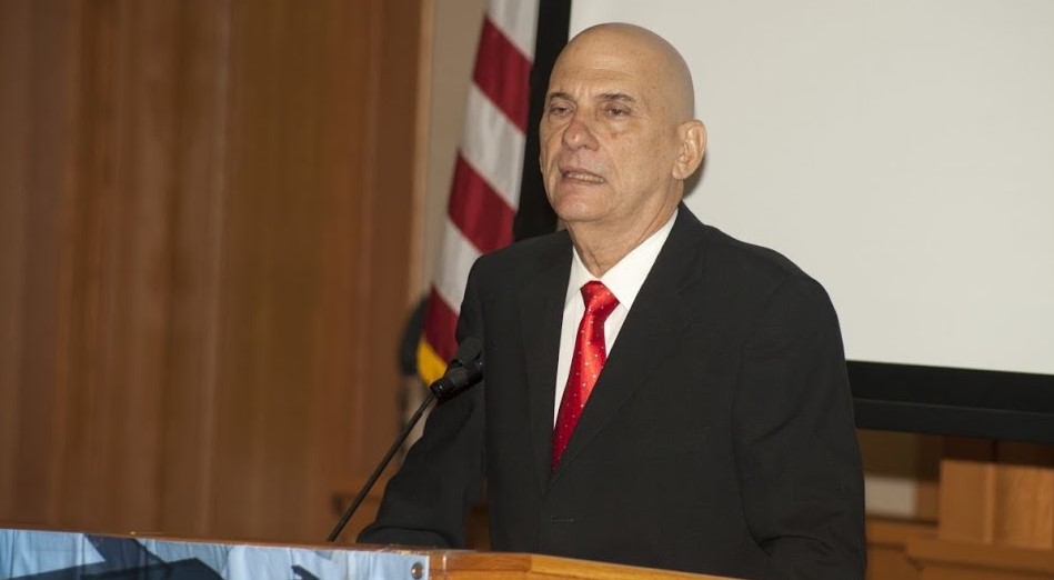 René Gómez Manzano en una conferencia del Foro de Promoción Democrática Continental.