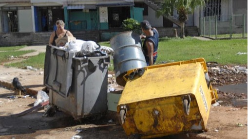 Contenedores de basura en Cuba.