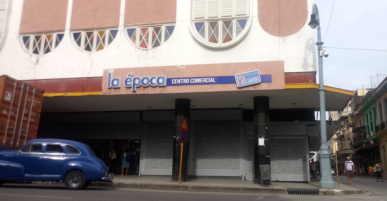 Centro Comercial La Época, en La Habana.