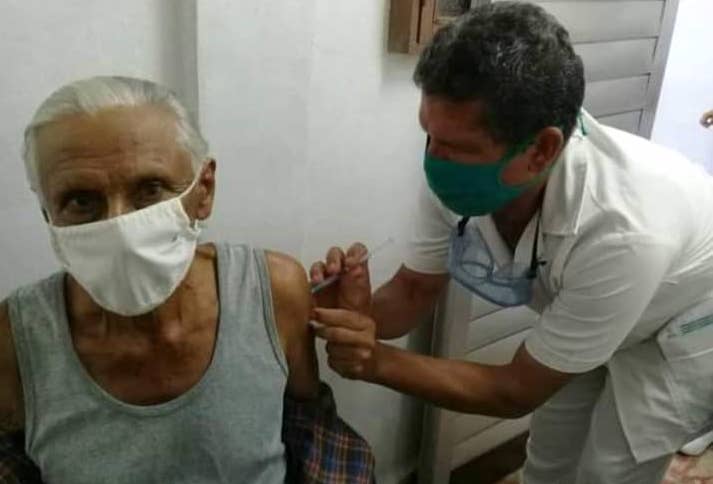Vacunación con candidatos vacunales cubanos contra el Covid-19 en Santiago de Cuba.