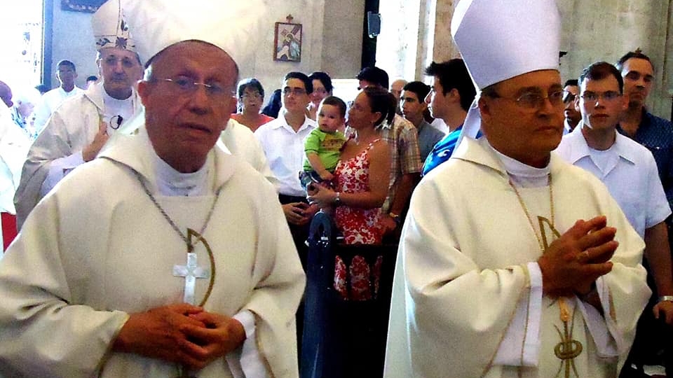 Monseñor Alfredo Víctor Petit Vergel y el cardenal Jaime Ortega.