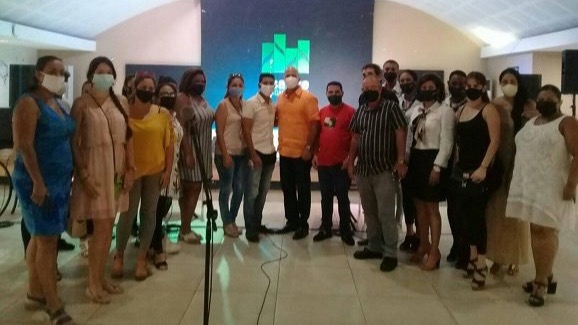 El espía Gerardo Hernández se reúne con trabajadores de Artex para homenajear a Castro.