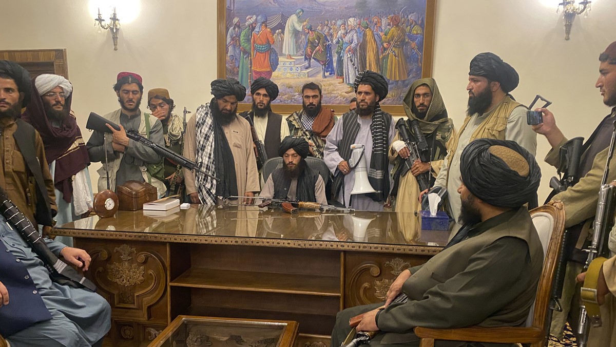 Reunión de mandos del nuevo Gobierno talibán.