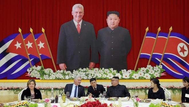 Cena en honor a Miguel-Díaz Canel de Kim Jong-un durante la visita del primero a Norcorea en 2018.