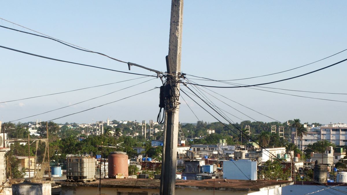 Cableado eléctrico en La Habana.