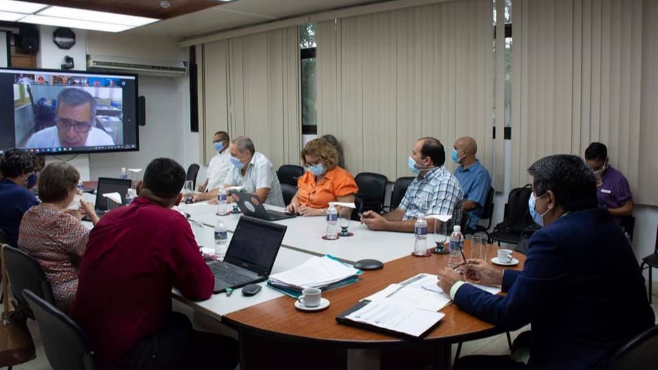Reunión de expertos cubanos con autoridades de la OMS.