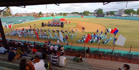 Ceremonia de proclamación del béisbol como Patrimonio Cultural en el estadio Palmar de Junco.