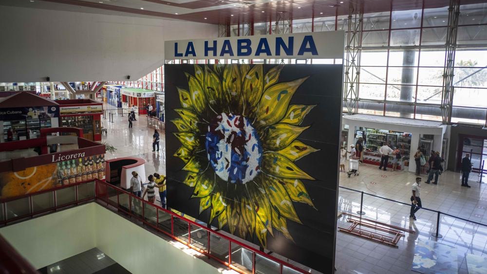 Mural en el aeropuerto de La Habana, Cuba.