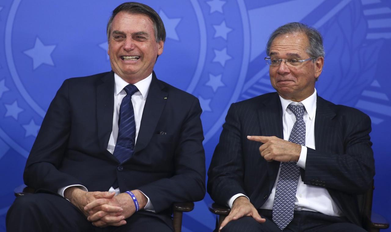 Jair Bolsonaro (izq.) y Paulo Guedes, ministro de Economía de Brasil.