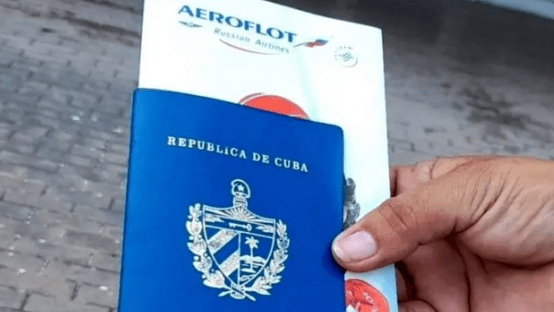 Pasaporte cubano/Billete a Rusia