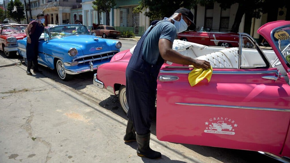Trabajadores del sector privado cubano.
