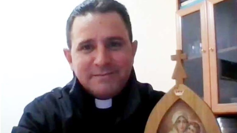 El sacerdote cubano Bladimir Navarro Lorenzo.