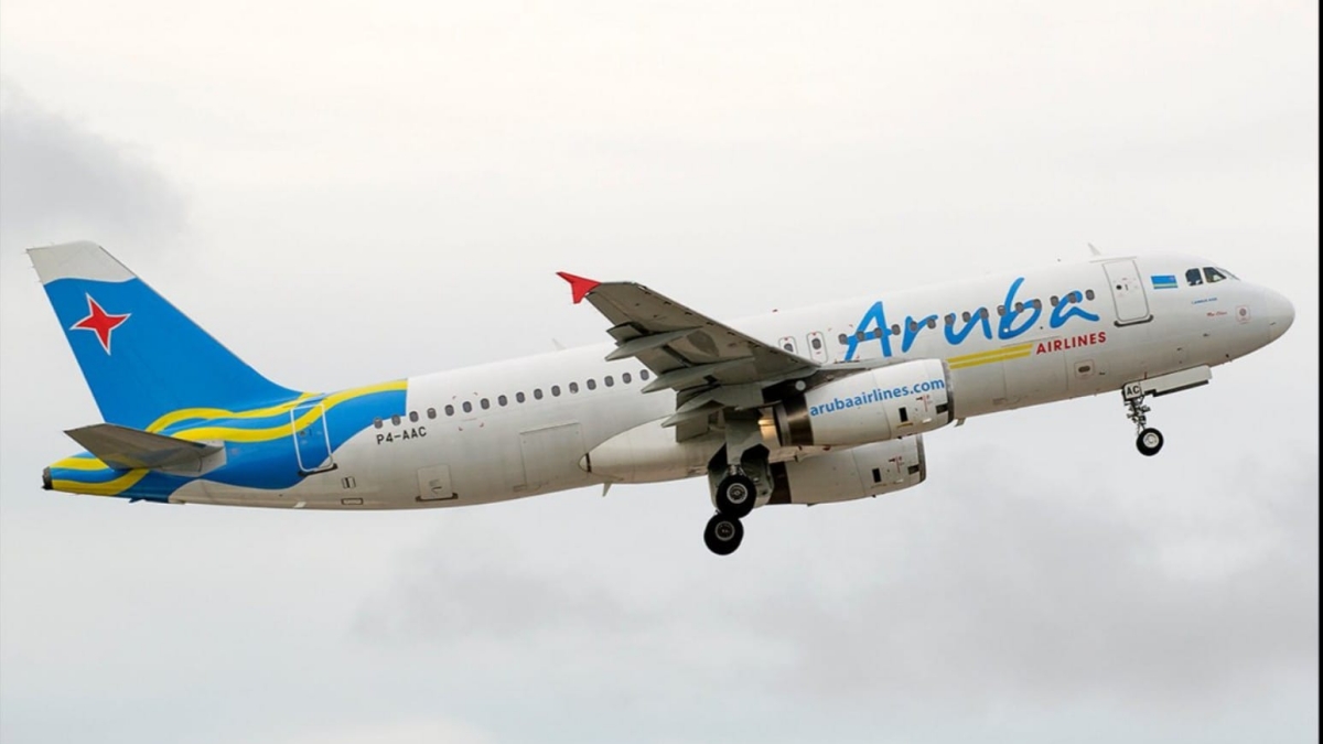 Un avión de Aruba Airlines.  