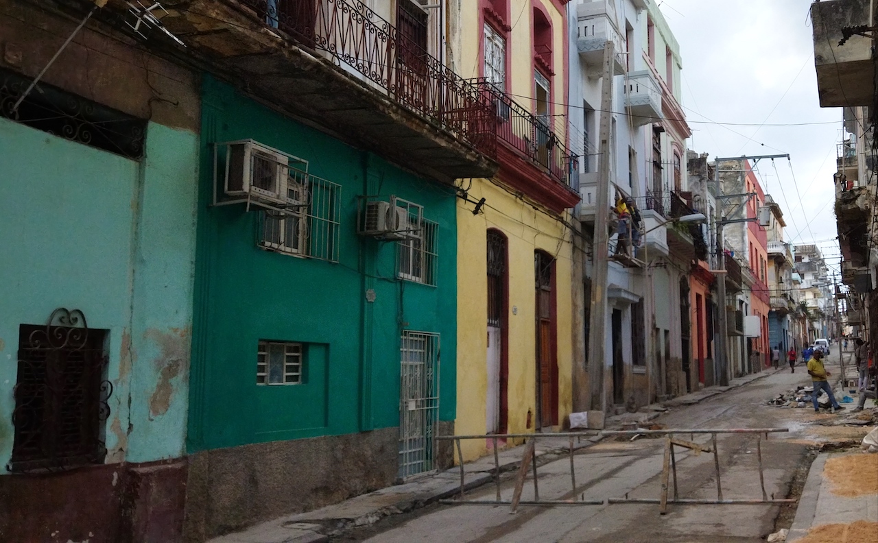 Calle Manrique en Los Sitios, La Habana.