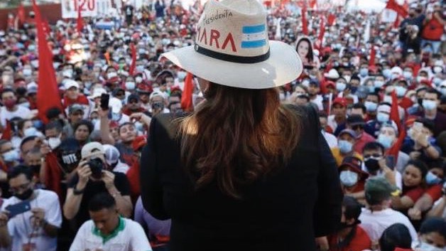 Xiomara Castro en el mitín de clausura de su campaña para la presidencia de Honduras.