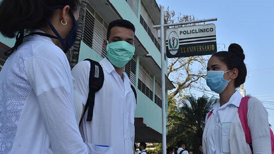 Estudiantes de medicina en Cuba.