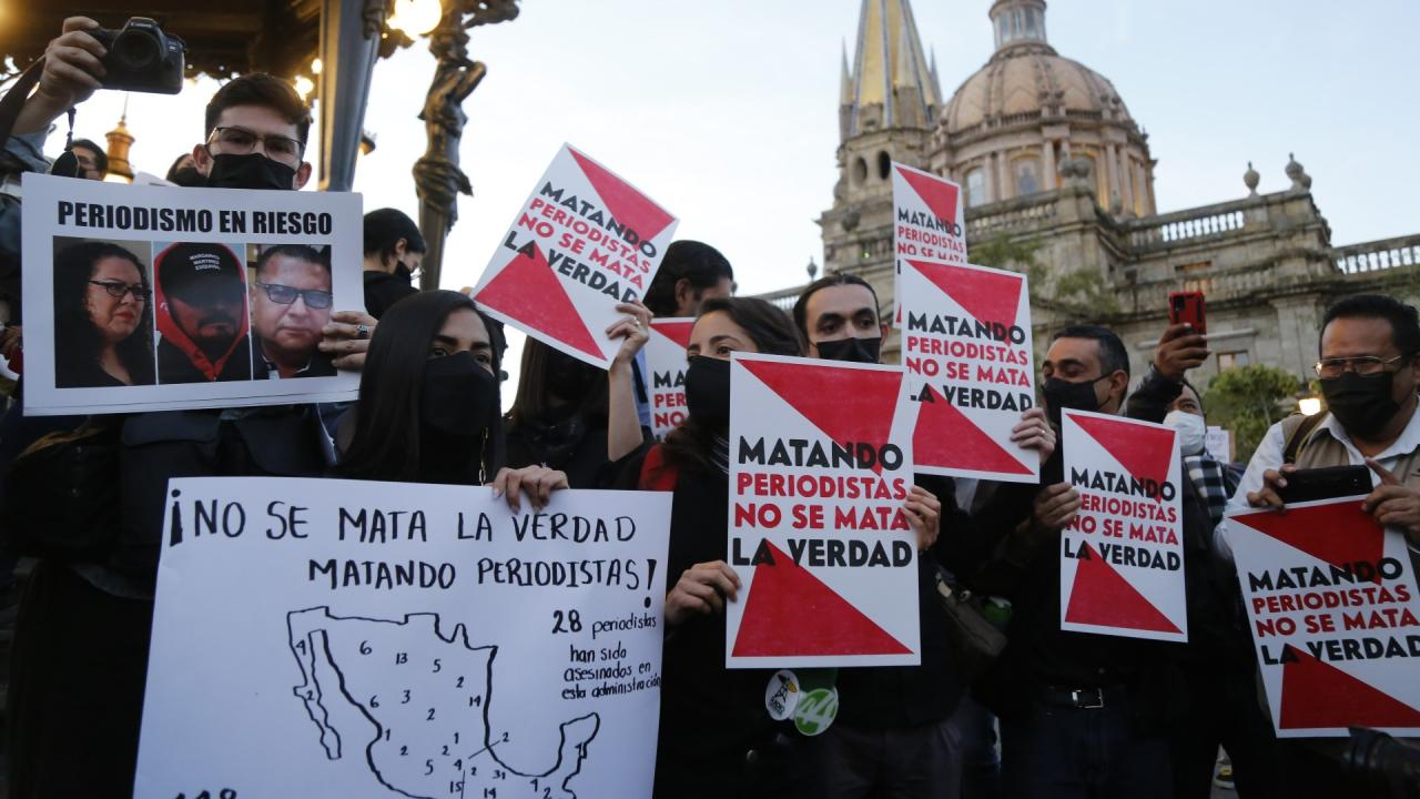 Manifestantes contra el riesgo de muerte de los periodistas en México, enero de 2022.