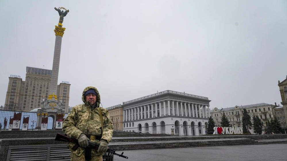 Un soldado ucraniano operativo en Kiev.
