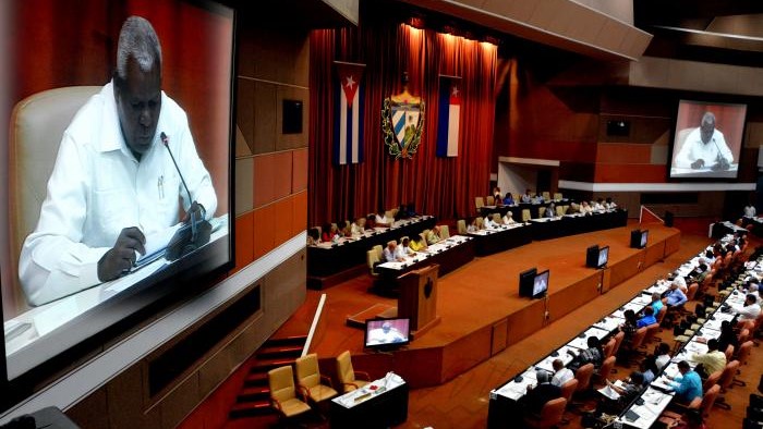 Sesión de la Asamblea Nacional del Poder Popular presidida por Esteban Lazo.