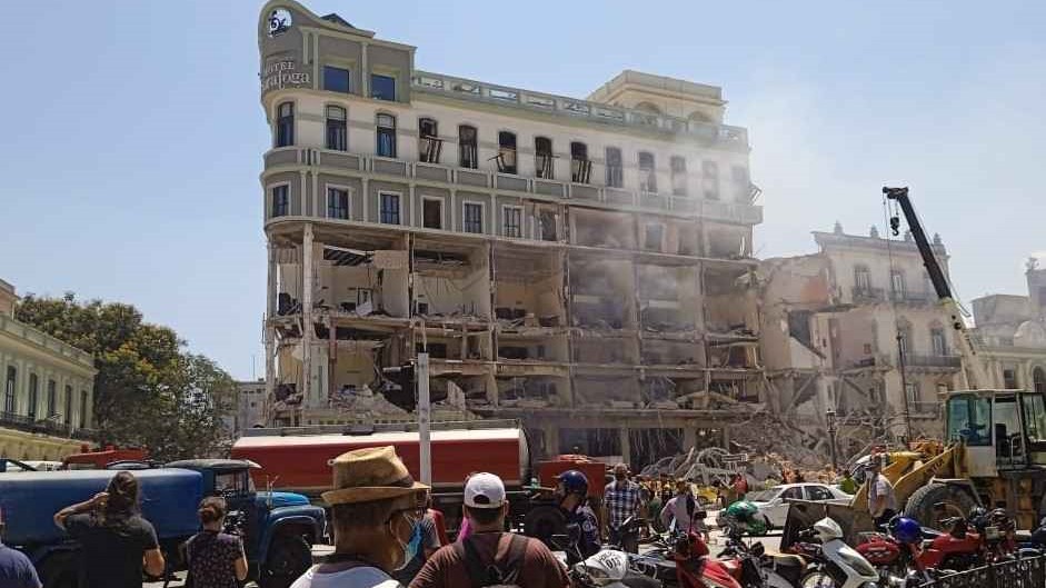 El Hotel Saratoga tras la explosión.