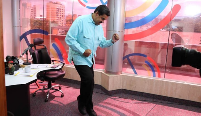 Nicolás Maduro bailando en un programa televisivo venezolano