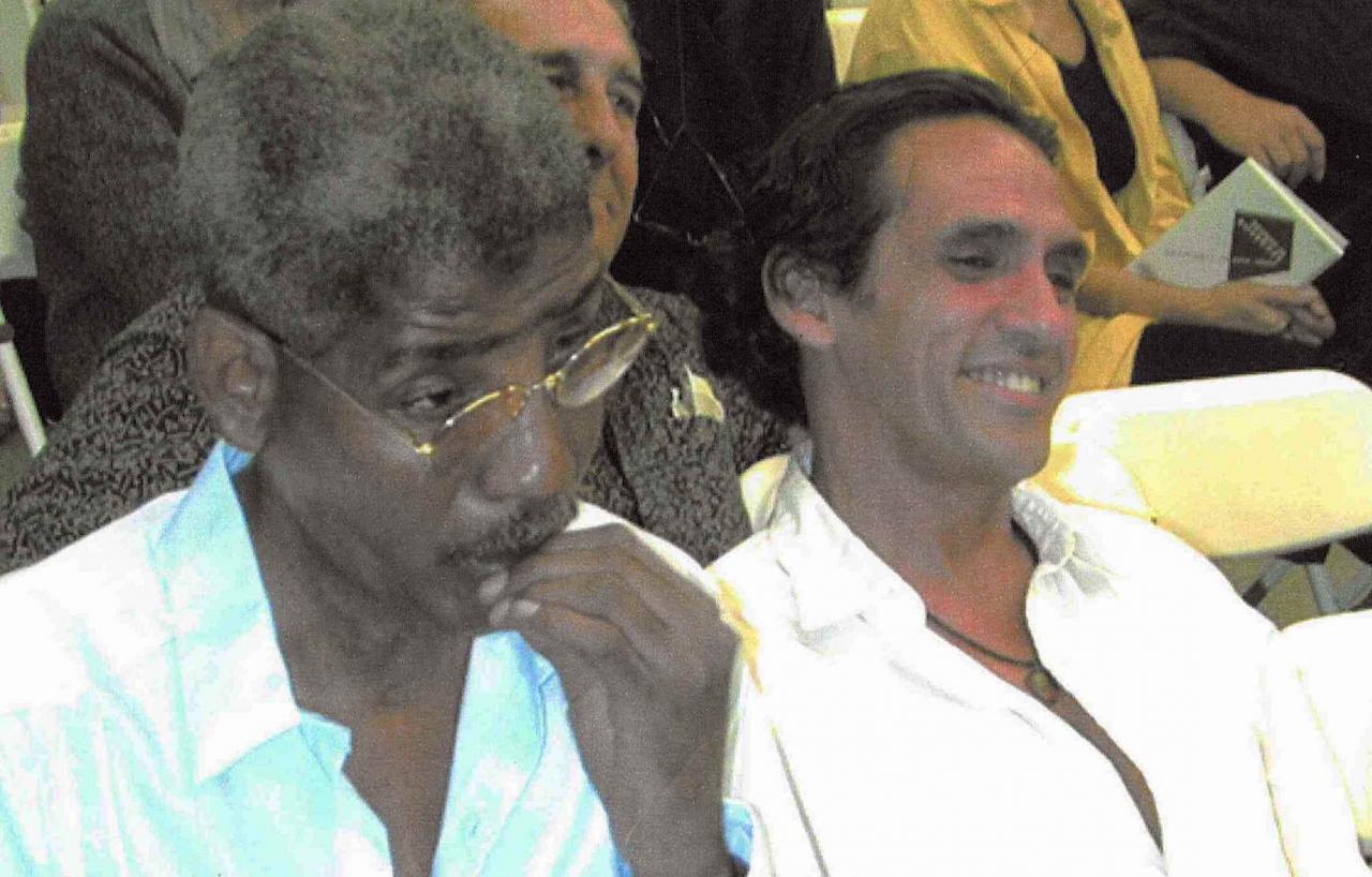 Esteban Luis Cárdenas (izq.) y Néstor Díaz de Villegas, Miami, 1998.