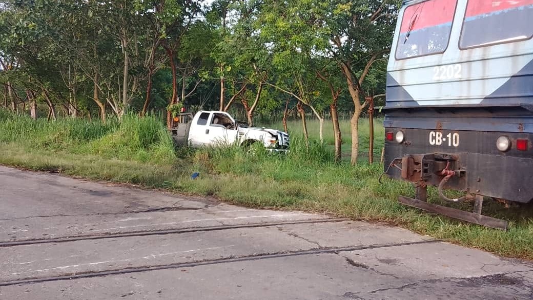 Accidente entre el tren y la camioneta en Bejucal, Mayabeque.