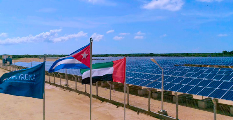 Granja solar inaugurada en Cuba en 2019, financiada por la Agencia Internacional de Energías Renovables y el Fondo de Abu Dhabi para el Desarrollo. 