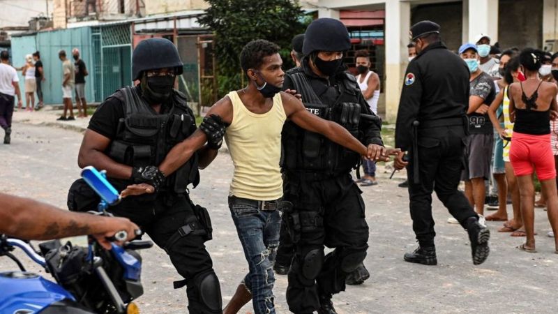 Un cubano detenido en las protestas en Cuba el pasado 11 de julio. 