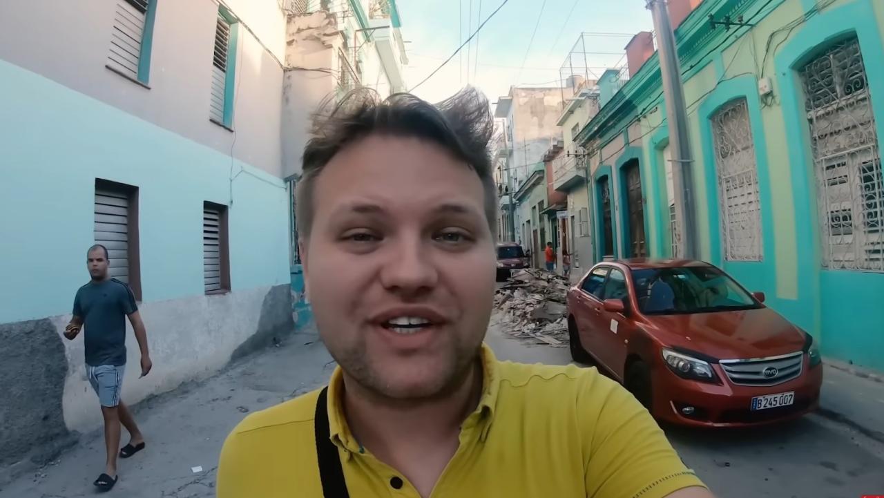 El youtuber Stas Konstantinov en La Habana.