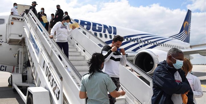 Migrantes cubanos devueltos por México.