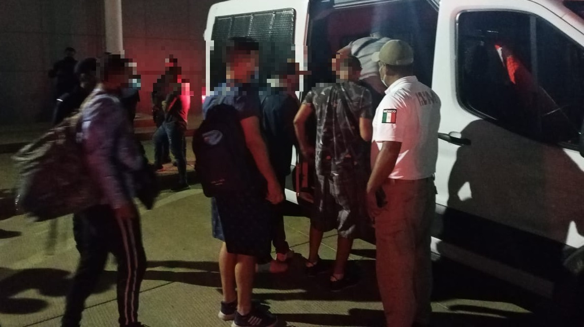 Migrantes cubanos detenidos en Veracruz.