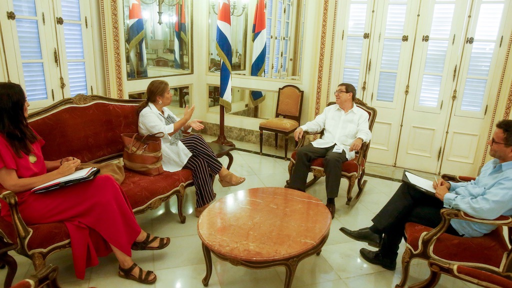 Bruno Rodríguez durante su encuentro con la representante diplomática de la UE en Cuba, Isabel Brilhante.