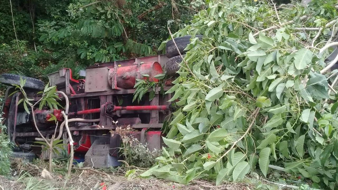 Camión volcado en Songo-La Maya que dejó 37 personas heridas.