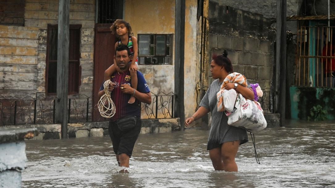 Inundaciones en Batabanó tras el paso del huracán Ian.