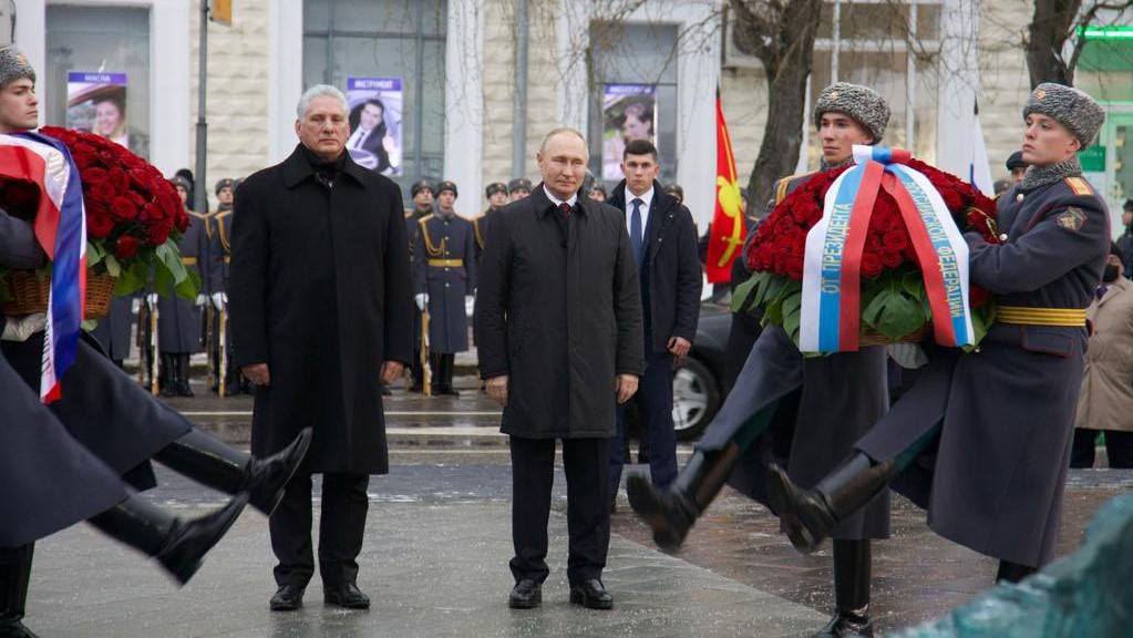 Díaz-Canel y Putin en la inauguración del monumento de Fidel Castro en Moscú.