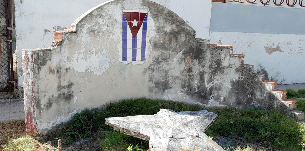 Monumento destruido en La Habana.