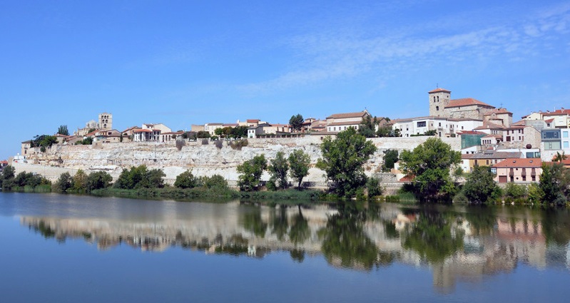 Vista de la ciudad Zamora en España.