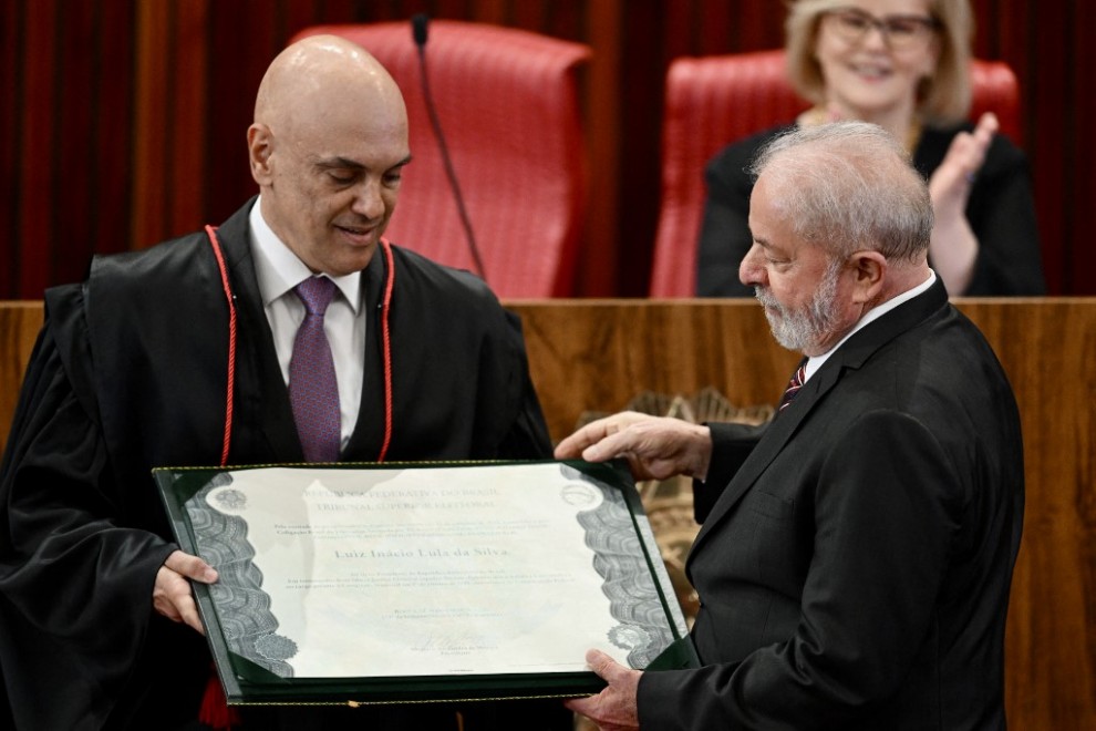 Lula da Silva, al recibir su diploma de presidente electo.