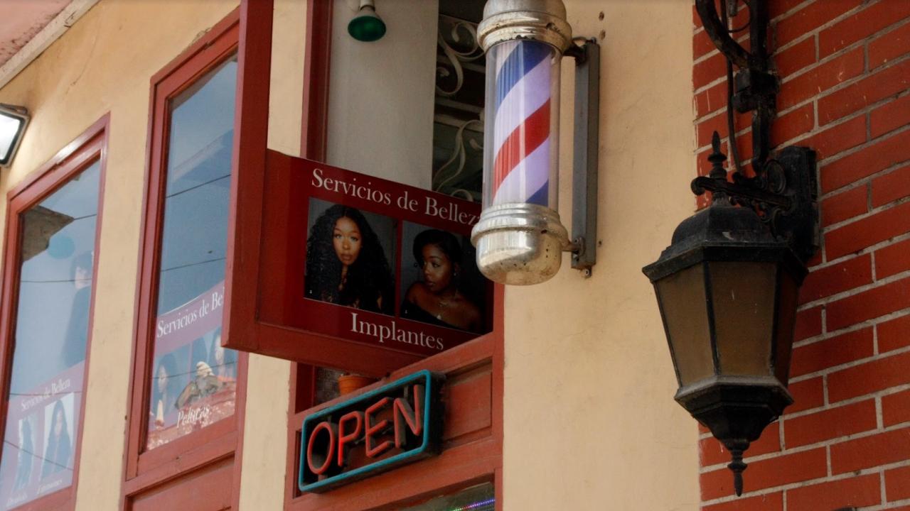 Una peluquería privada en La Habana.
