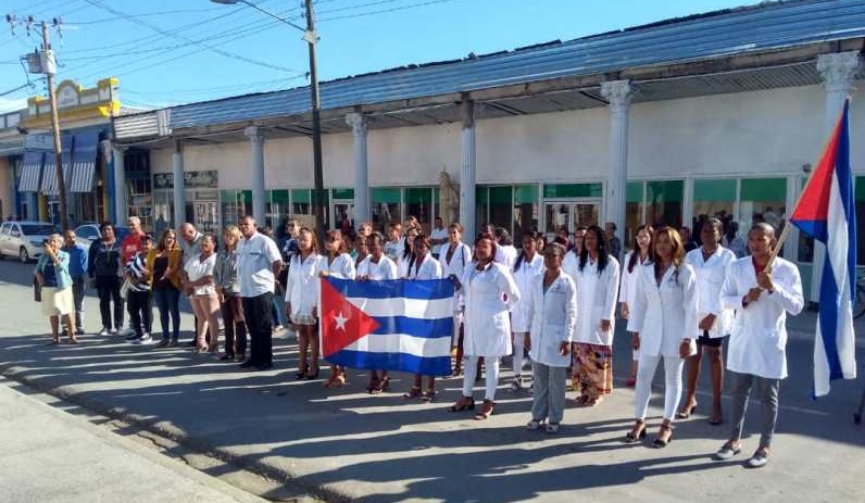 Médicos de Guantánamo que trabajarán en Ciego de Ávila.