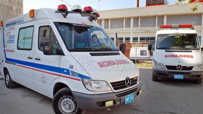 Dos ambulancias en Cuba.
