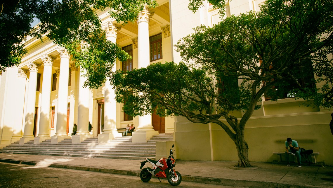 Exterior of the University of Havana School of Law. 