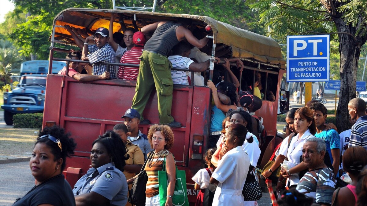 Transporte público en Santiago de Cuba.