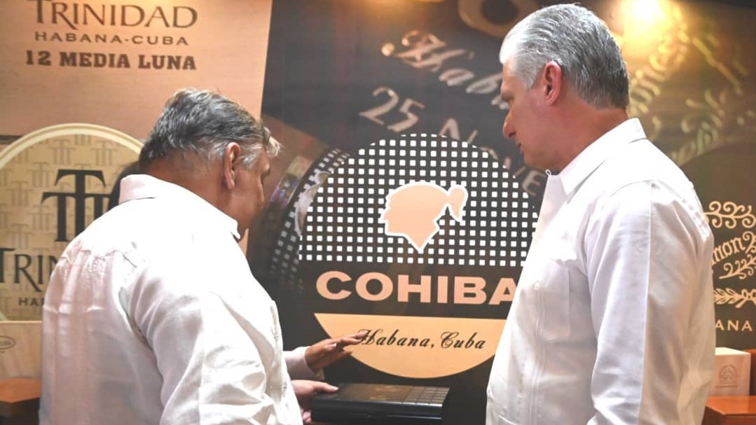 Miguel Díaz-Canel y el presidente de Tabacuba en el primer día del Festival del Habano.