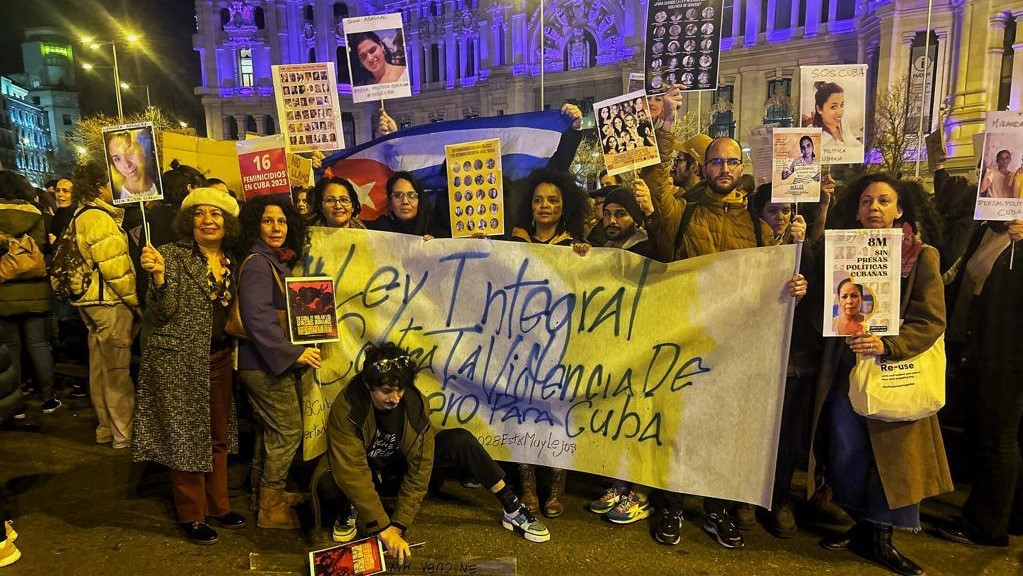 Activistas cubanos que participaron el 8 de marzo en la manifestación por el Día de la Mujer en Madrid.